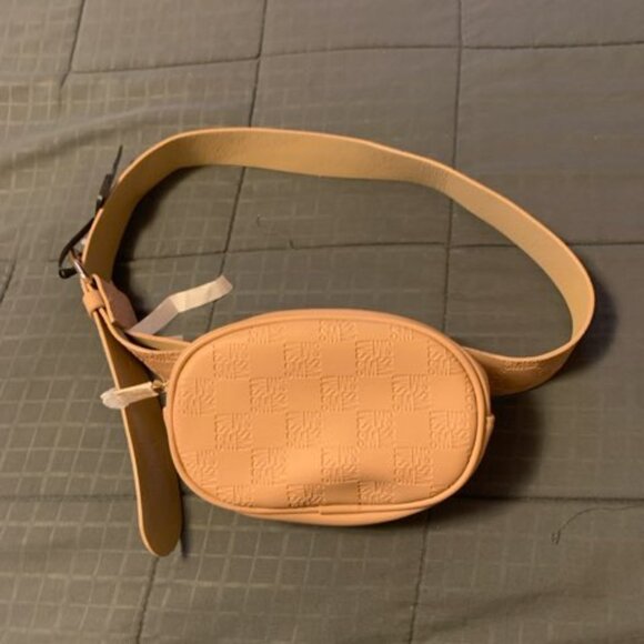 Steve  Madden Fanny Pack - Picture 4 of 5